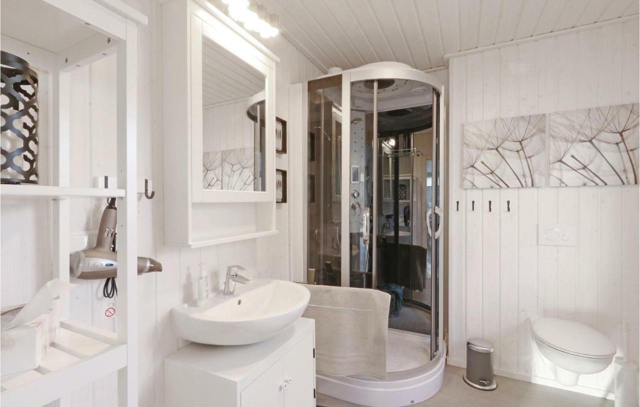 2 Bedroom Lovely Home In Zerpenschleuse Bagian luar foto